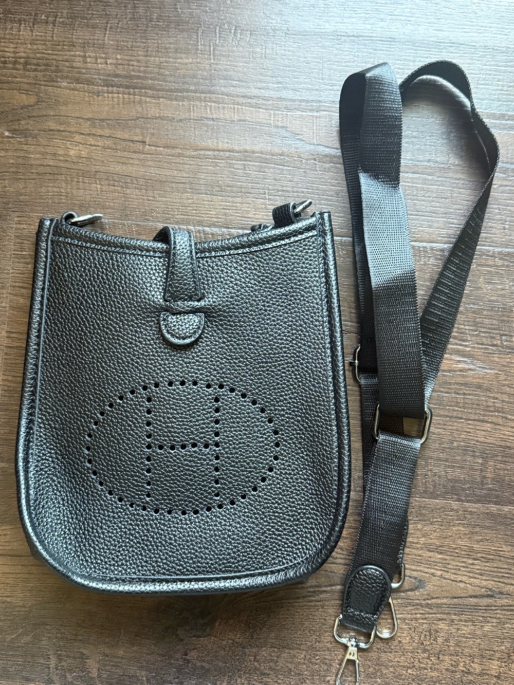 Crossbody/Shoulder bag with H design - Black - Picture 4 of 5